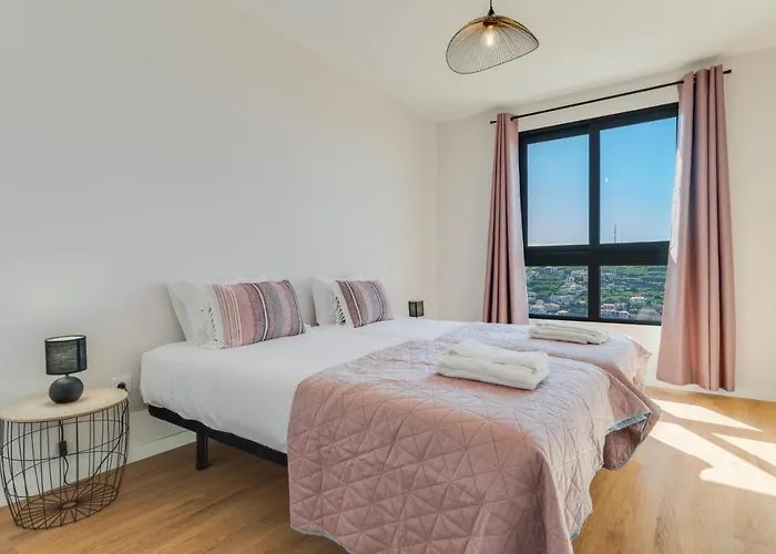 Banana Tree * 卡马拉-德洛布什